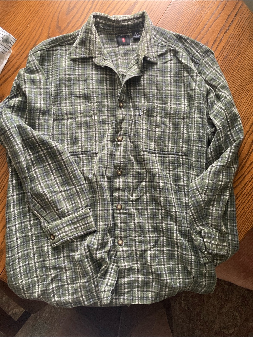 Vintage Levi’s Men's Green Woven Button-Up Shirt